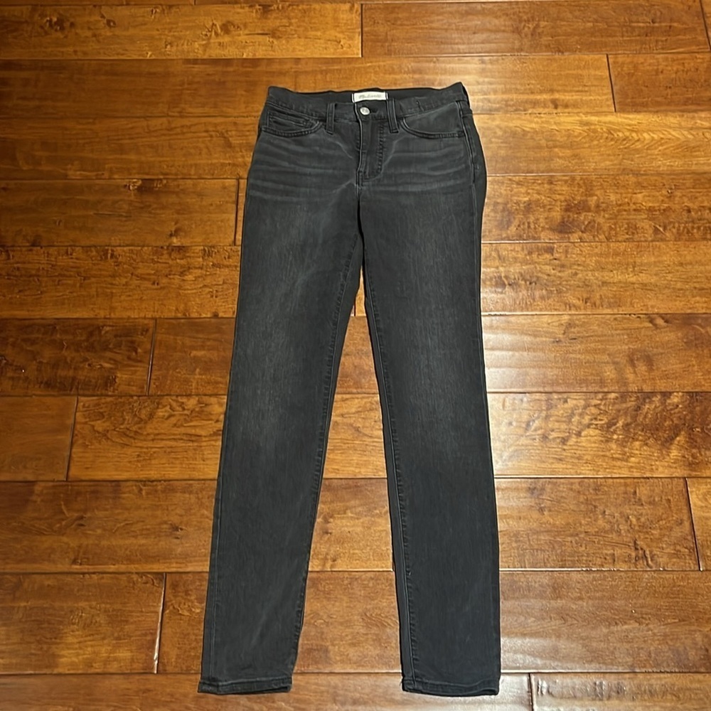 Madewell 9" Mid-Rise Roadtripper Supersoft Jeans in Ashmont Wash - Picture 11 of 16